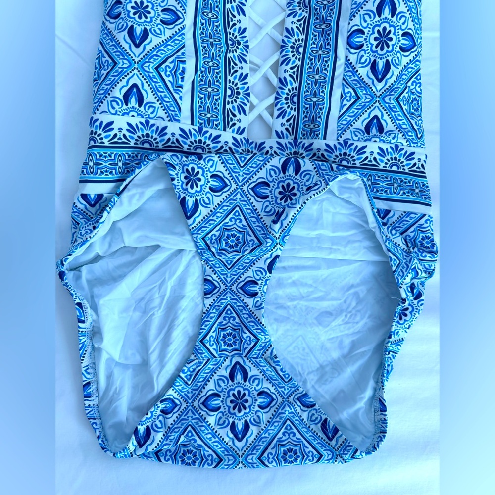 La Blanca Strappy One Piece Swimsuit SZ 10 Capri Blue Mediterranean Breeze - Picture 8 of 16